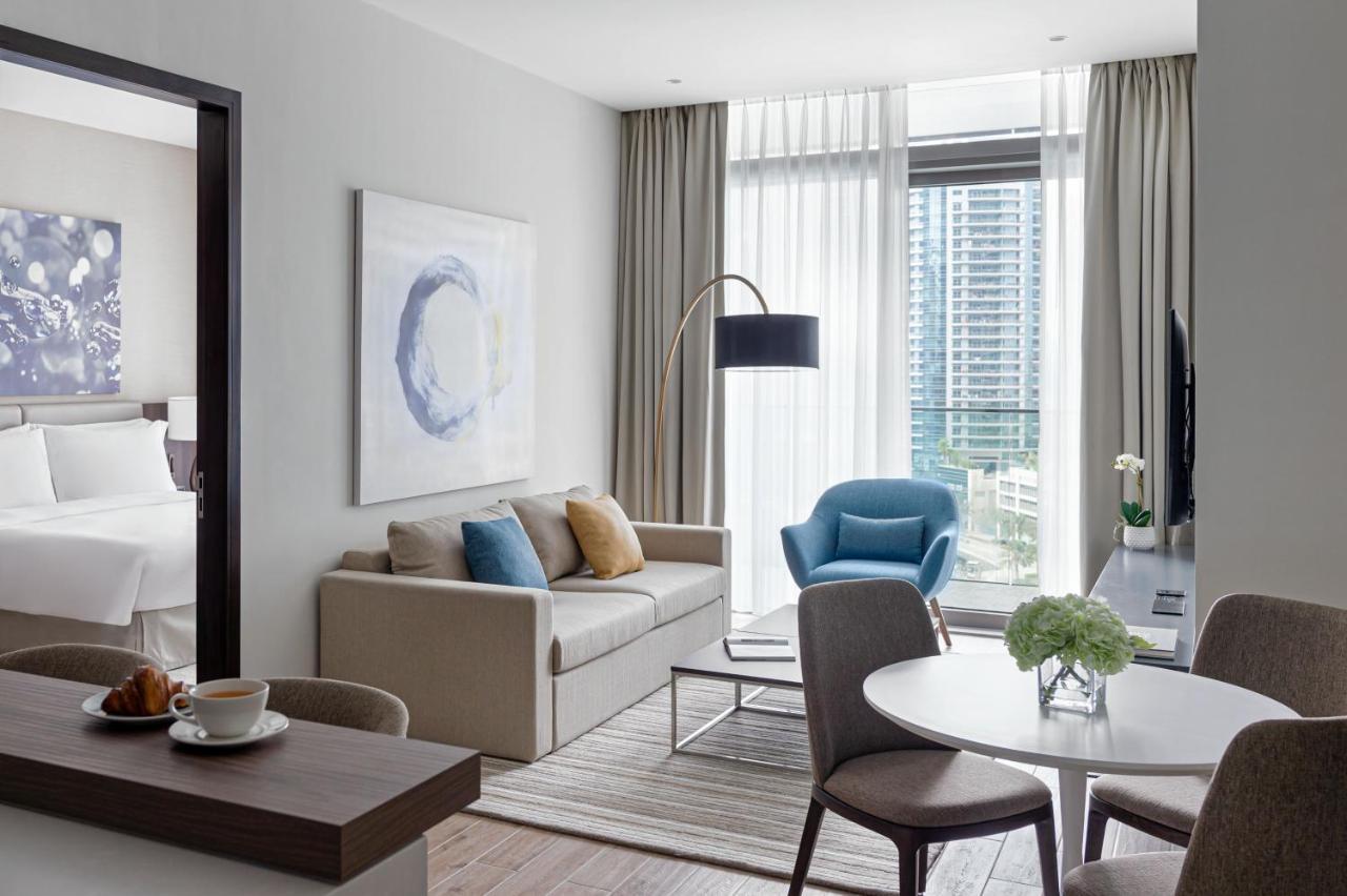 Premium One Bedroom Suite Balcony & Marina View
