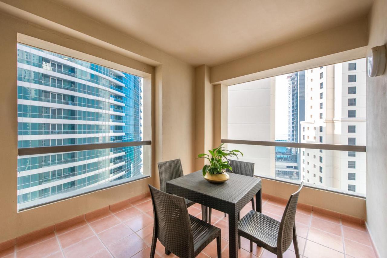 Deluxe Four-Bedroom Apartment