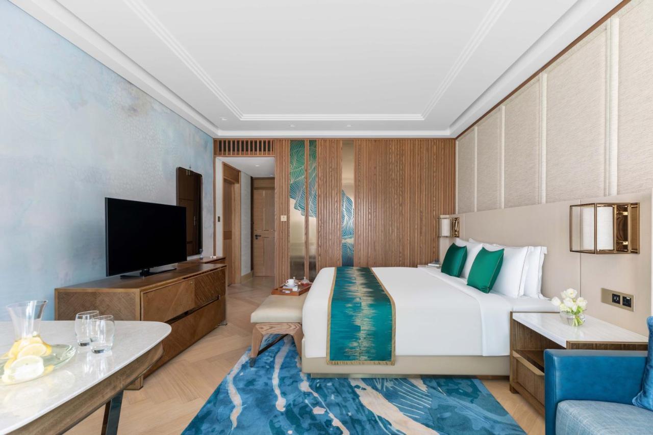 Luxury Sea View Room King Bed UAE Residents Staycation early check late check-out disc on F&B spa & laundry