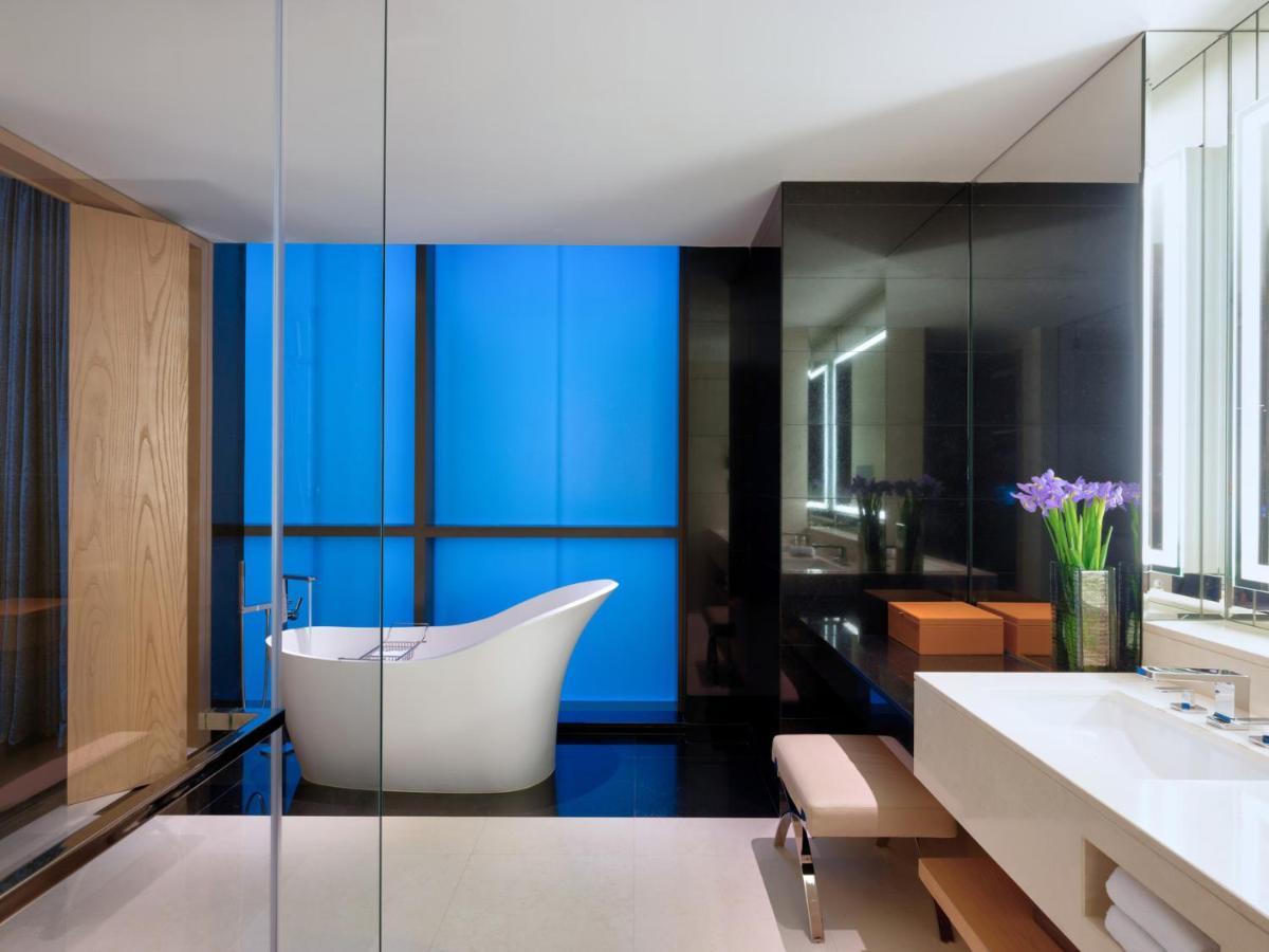 Deluxe Executive Suite