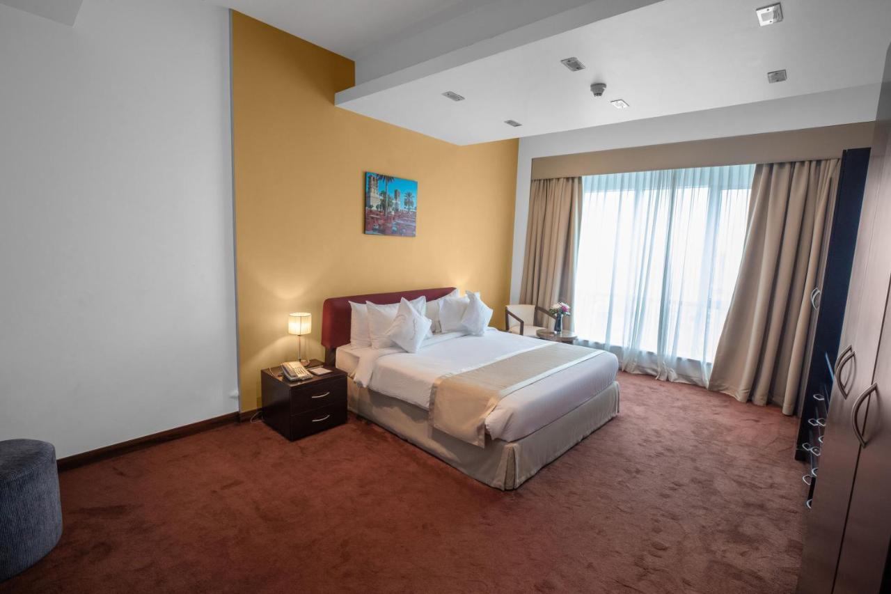Deluxe Four-Bedroom Apartment Panoramic Views