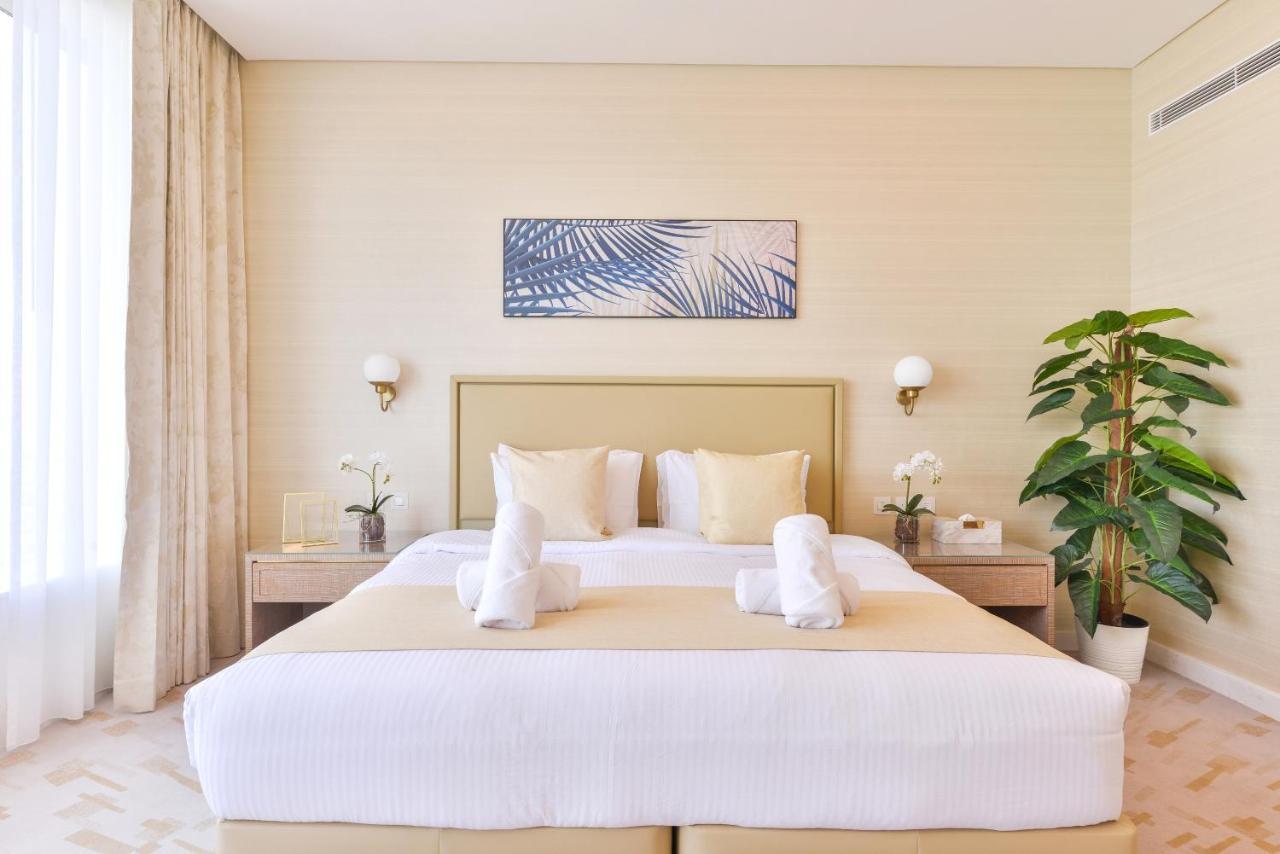 Deluxe Suite with Sea View