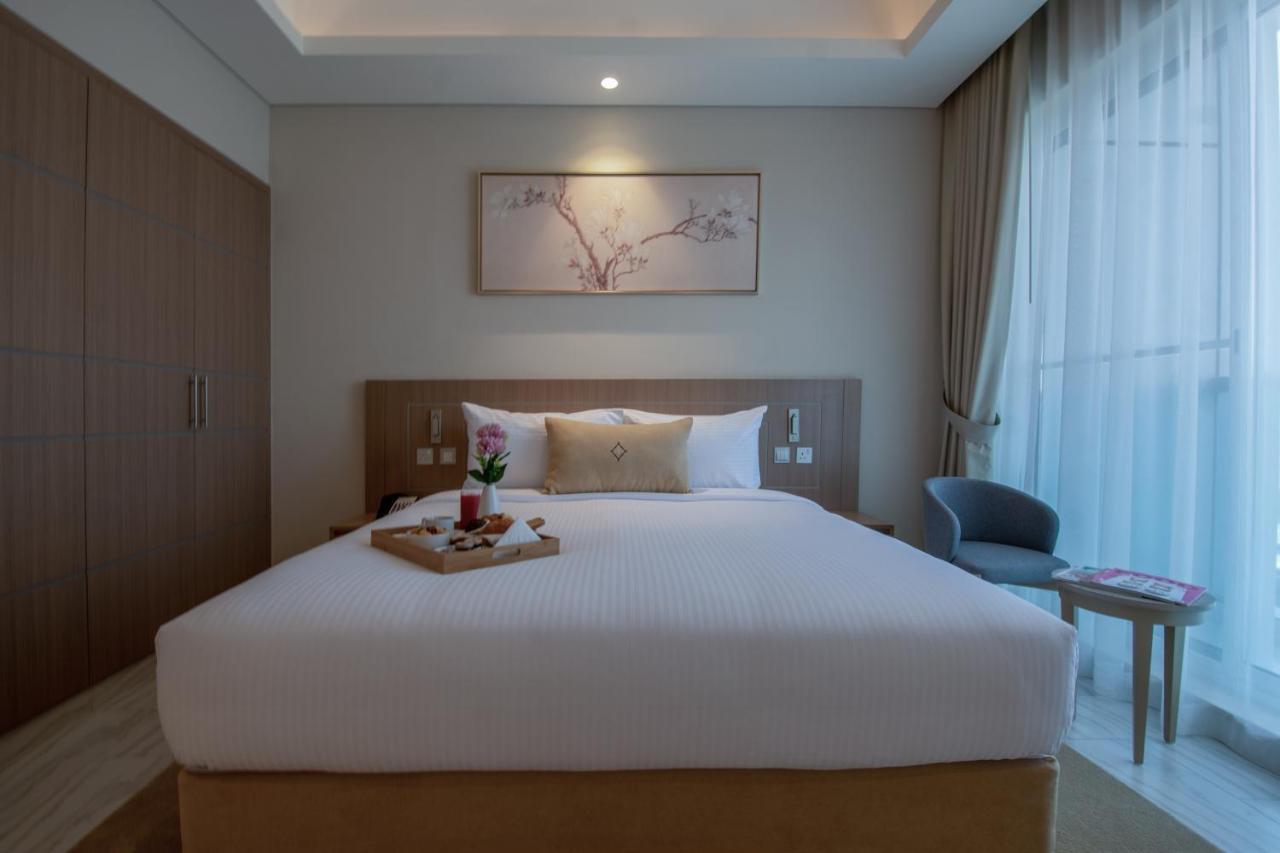 Elite Two-Bedroom Apartment Terrace Inclusive of complimentary shuttle bus to Deira City Centre & Dubai Festival City Mall