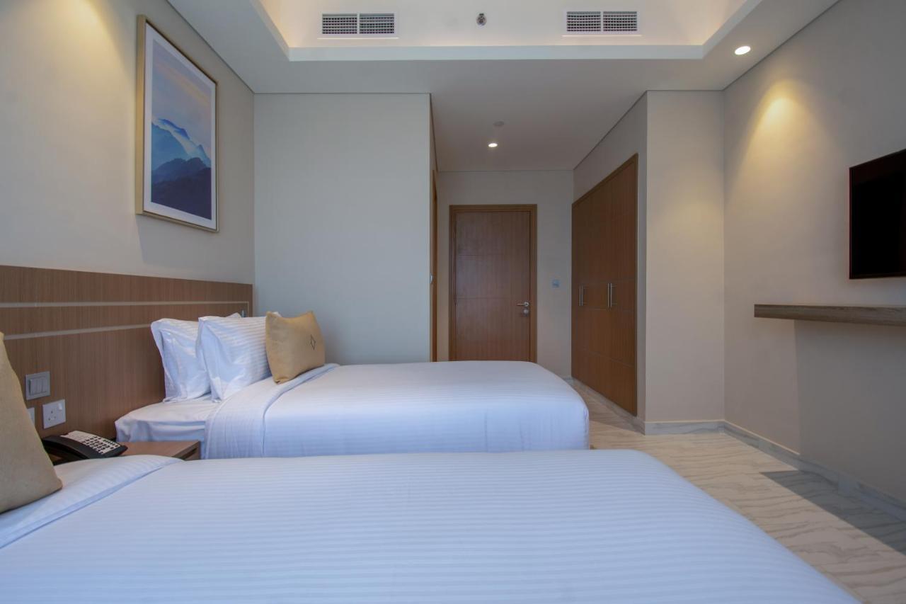 Elite Two-Bedroom Apartment Terrace Inclusive of complimentary shuttle bus to Deira City Centre & Dubai Festival City Mall