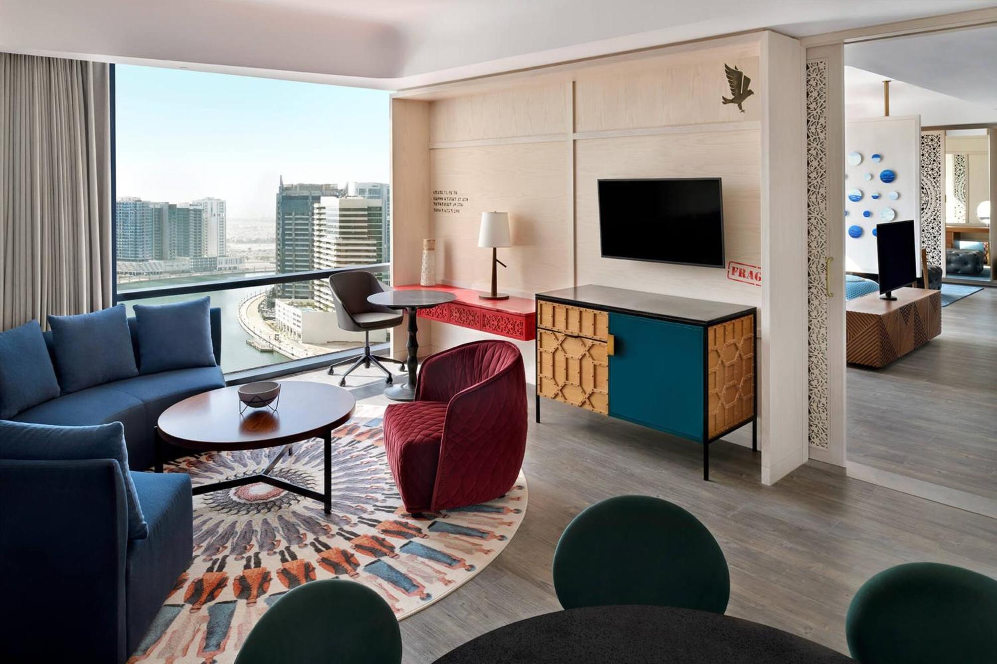 One-Bedroom Suite Creek View High Floor
