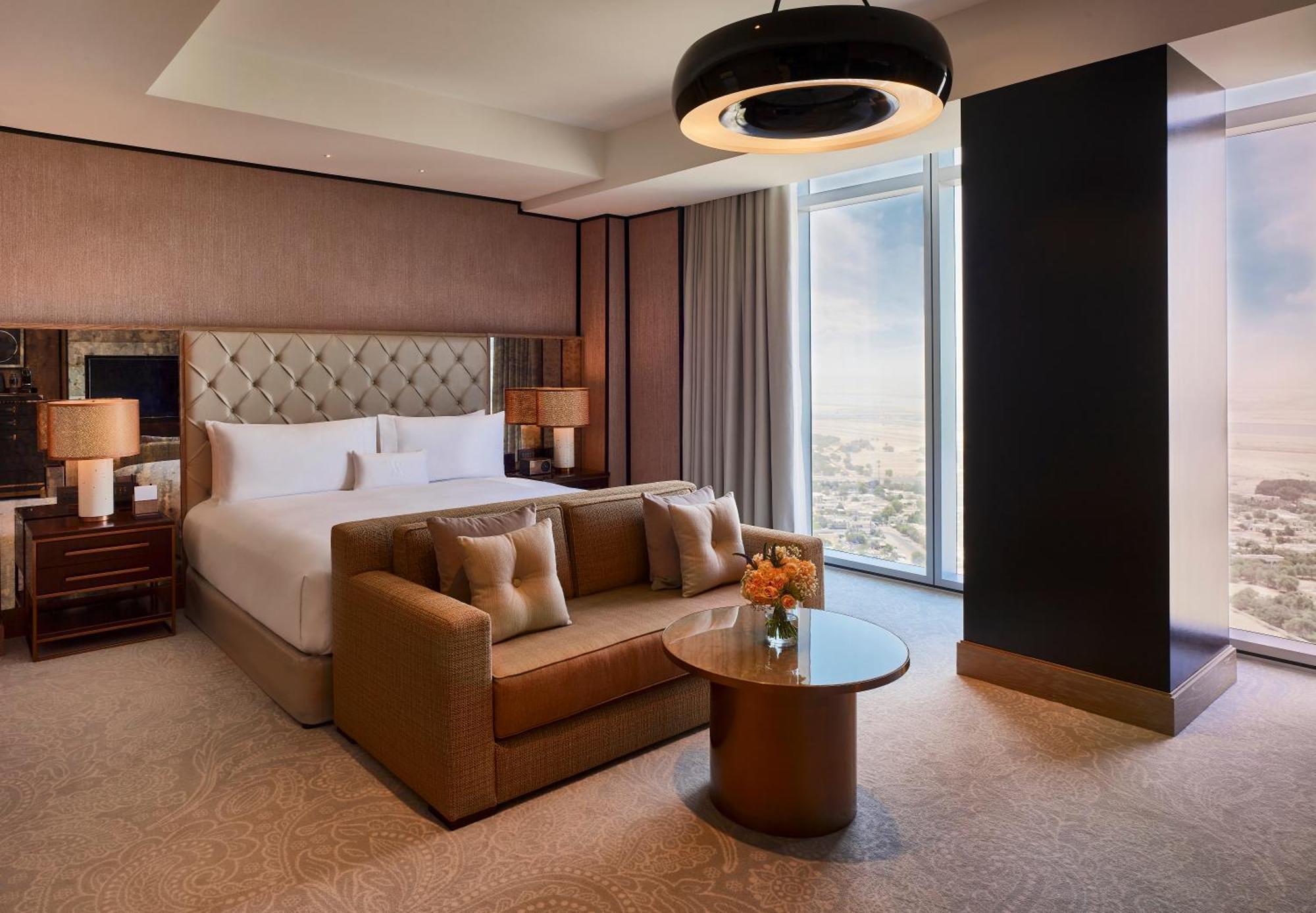 Deluxe King Room with City View