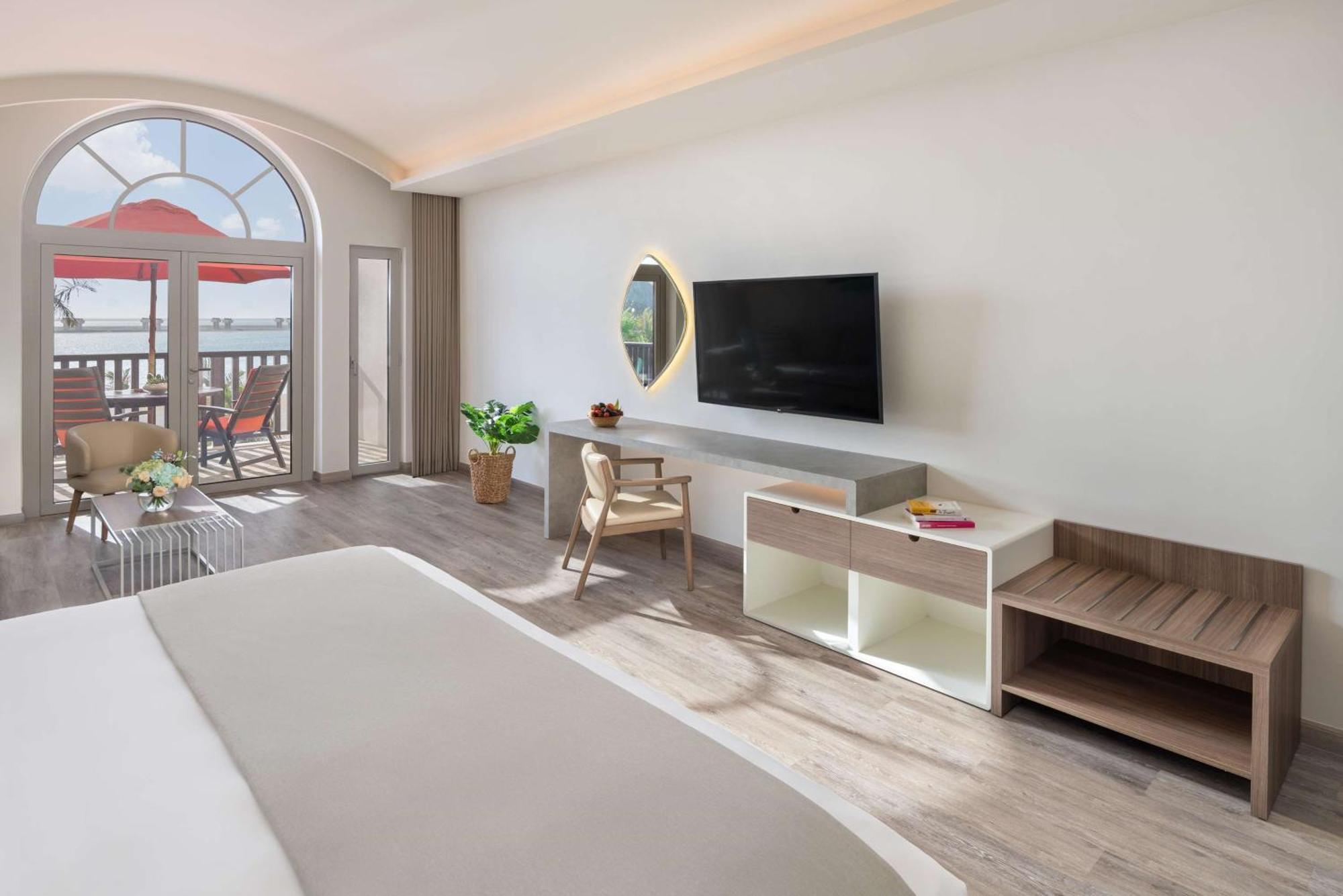 Sea View One Bedroom Suite Lounge Access Dedicated Pool & Beach