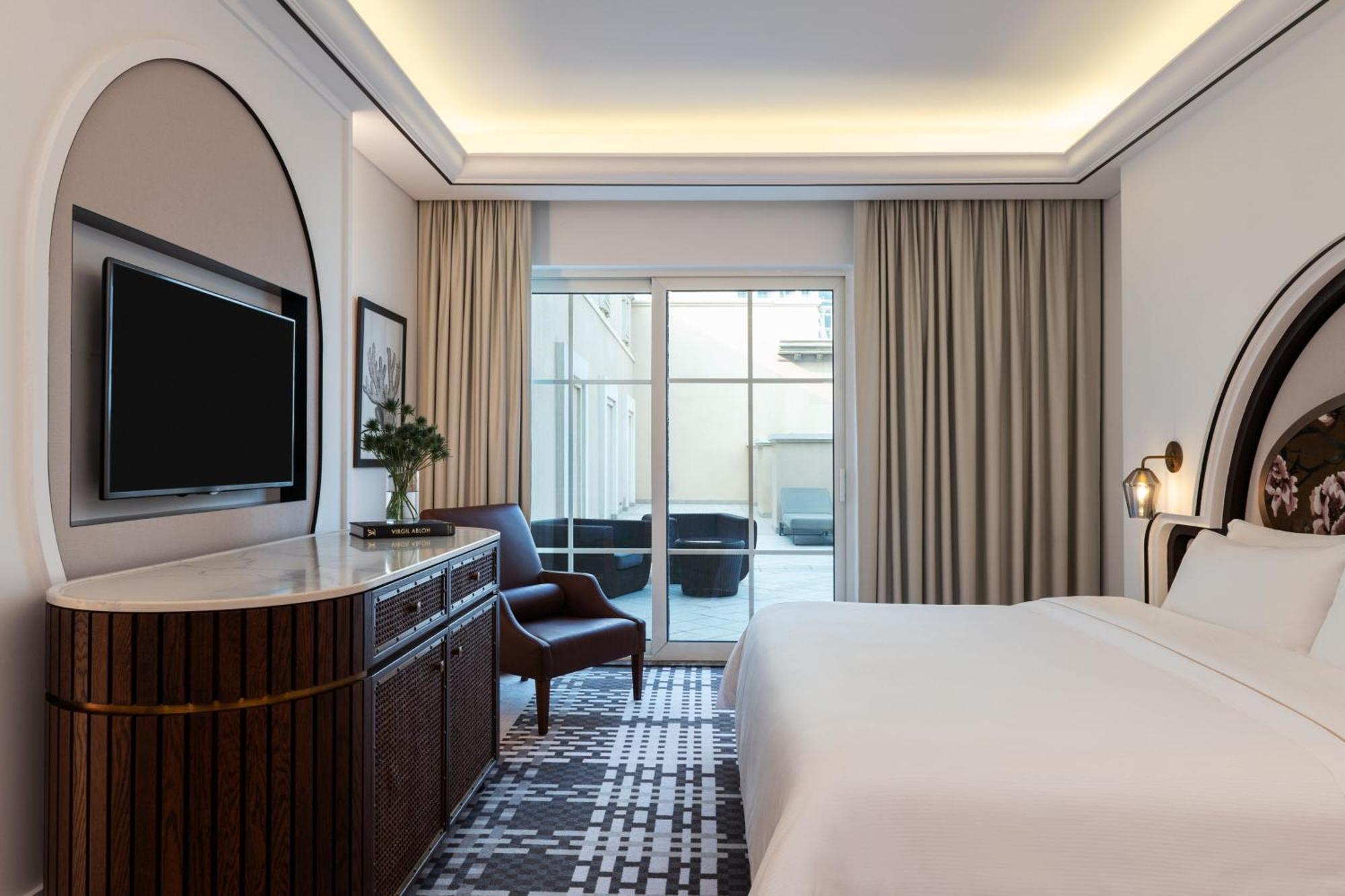 Deluxe Suite Sea View 1 King bed Balcony separate living room Sofa bed Dubai Airport Transfers & Jungle Bay Waterpark access,1540116319:JPEG