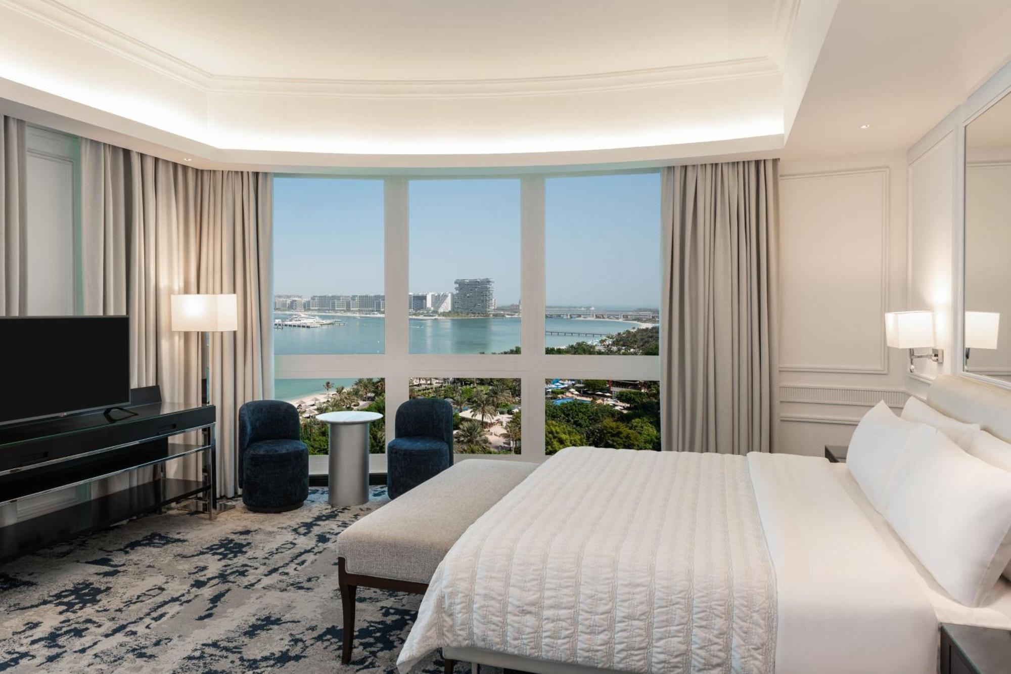 Club Superior Sea View Balcony 1 King Happy Hour Afternoon Tea
