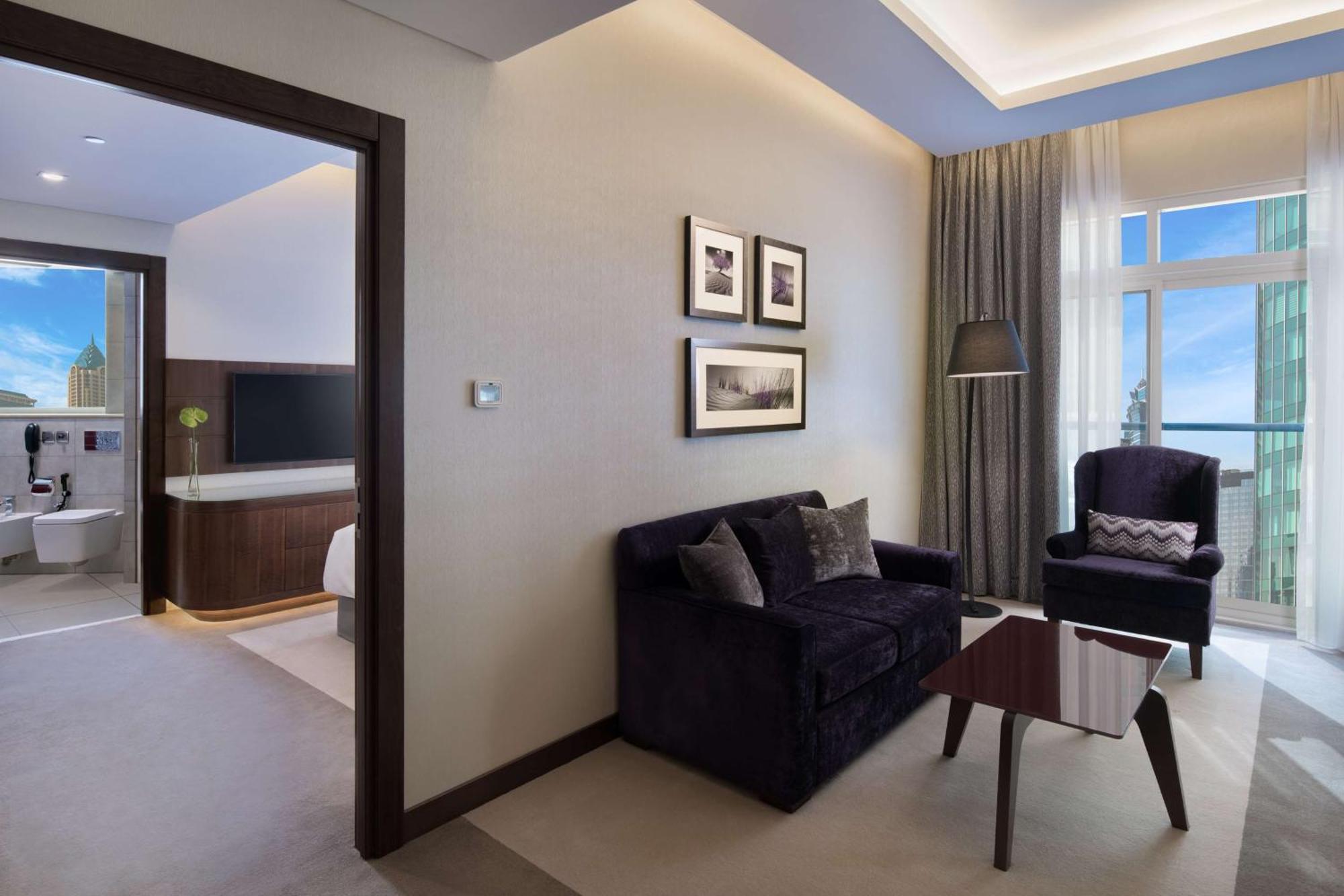 Junior Suite Lounge Access