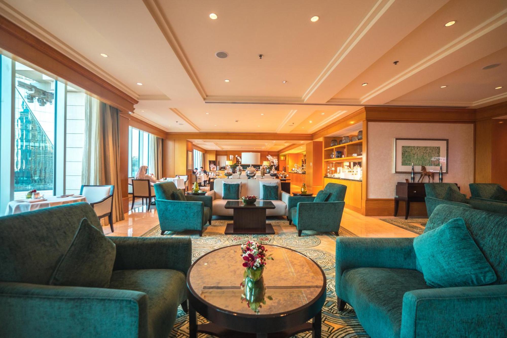 Club Suite Lounge Access One King Non Smoking