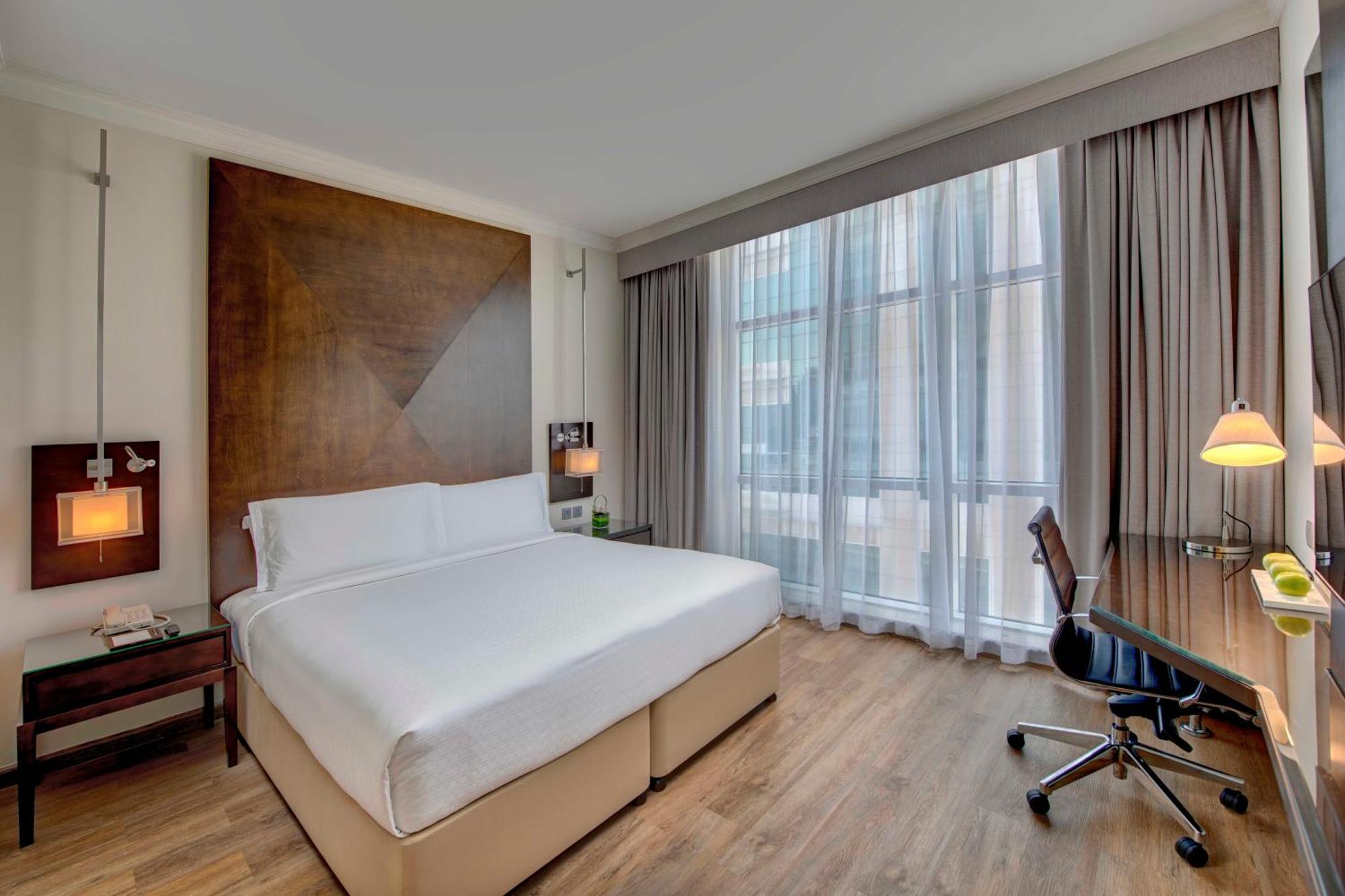 One Bedroom Suite with Lounge Access