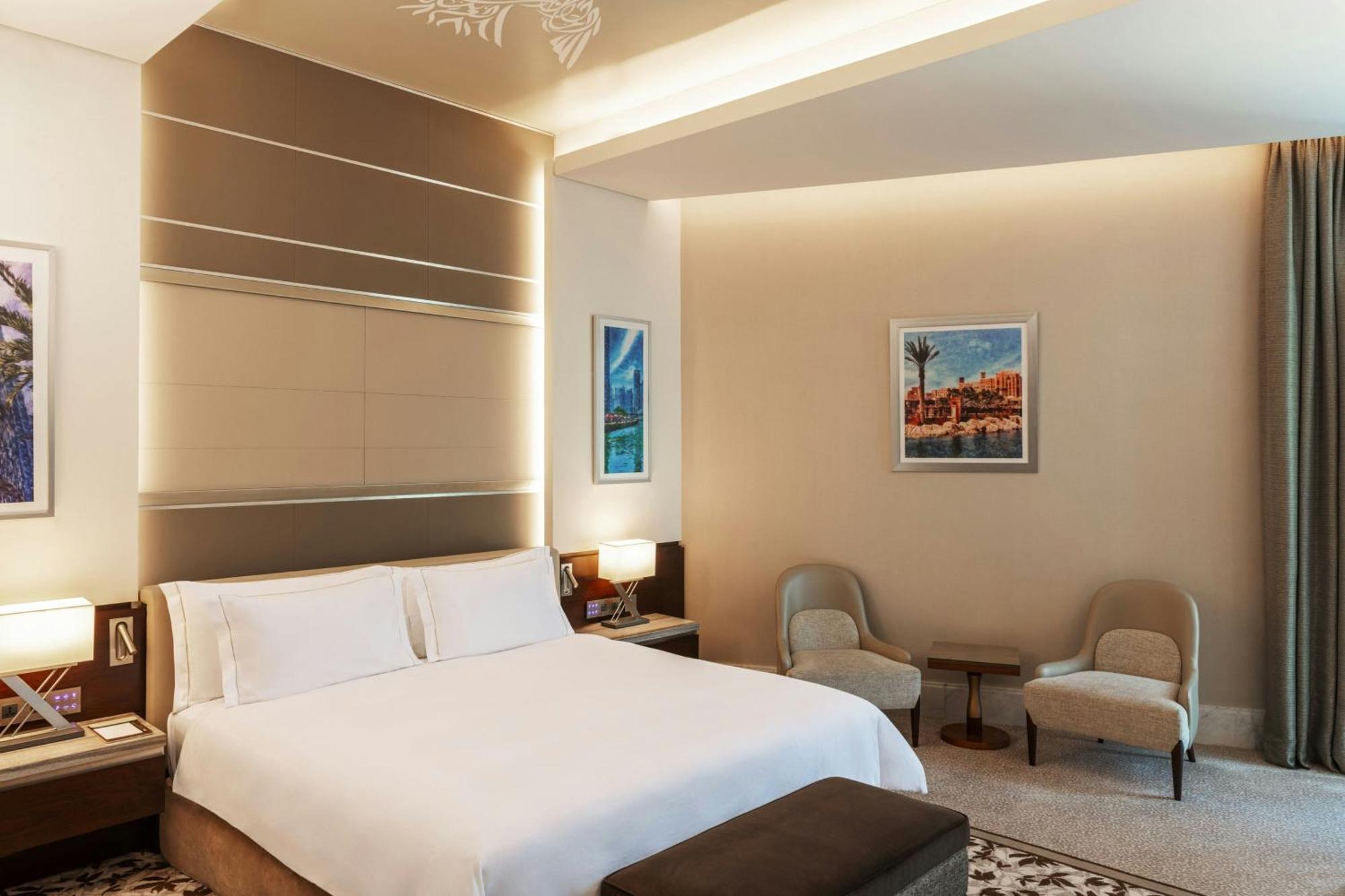 Deluxe King Room with Bay View ( Complimentary Shuttle to Dubai Mall, Business Bay Metro Station & Kite Beach)