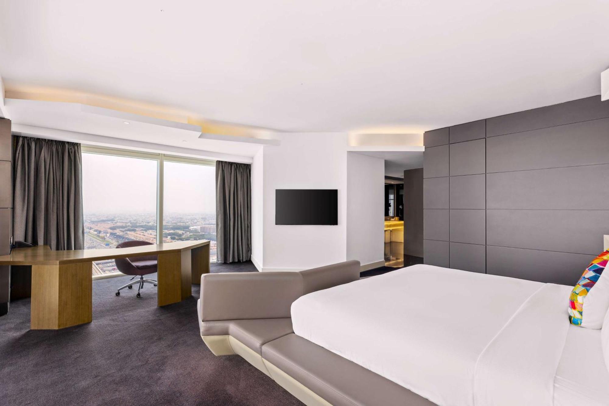 King Mega Suite