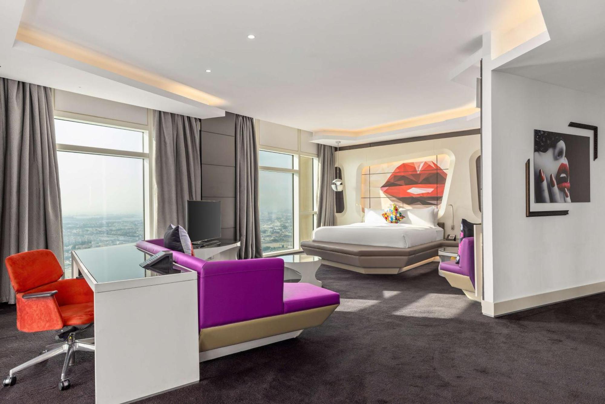 King Vibrant Suite