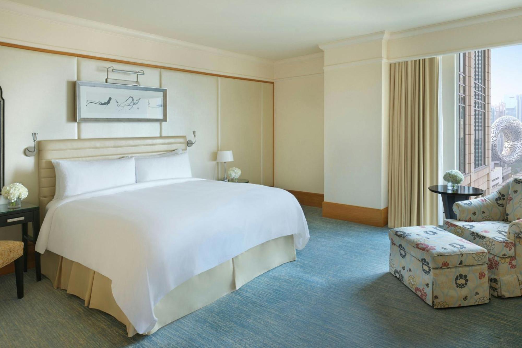 Junior Suite Lounge Access One King Bed Non Smoking