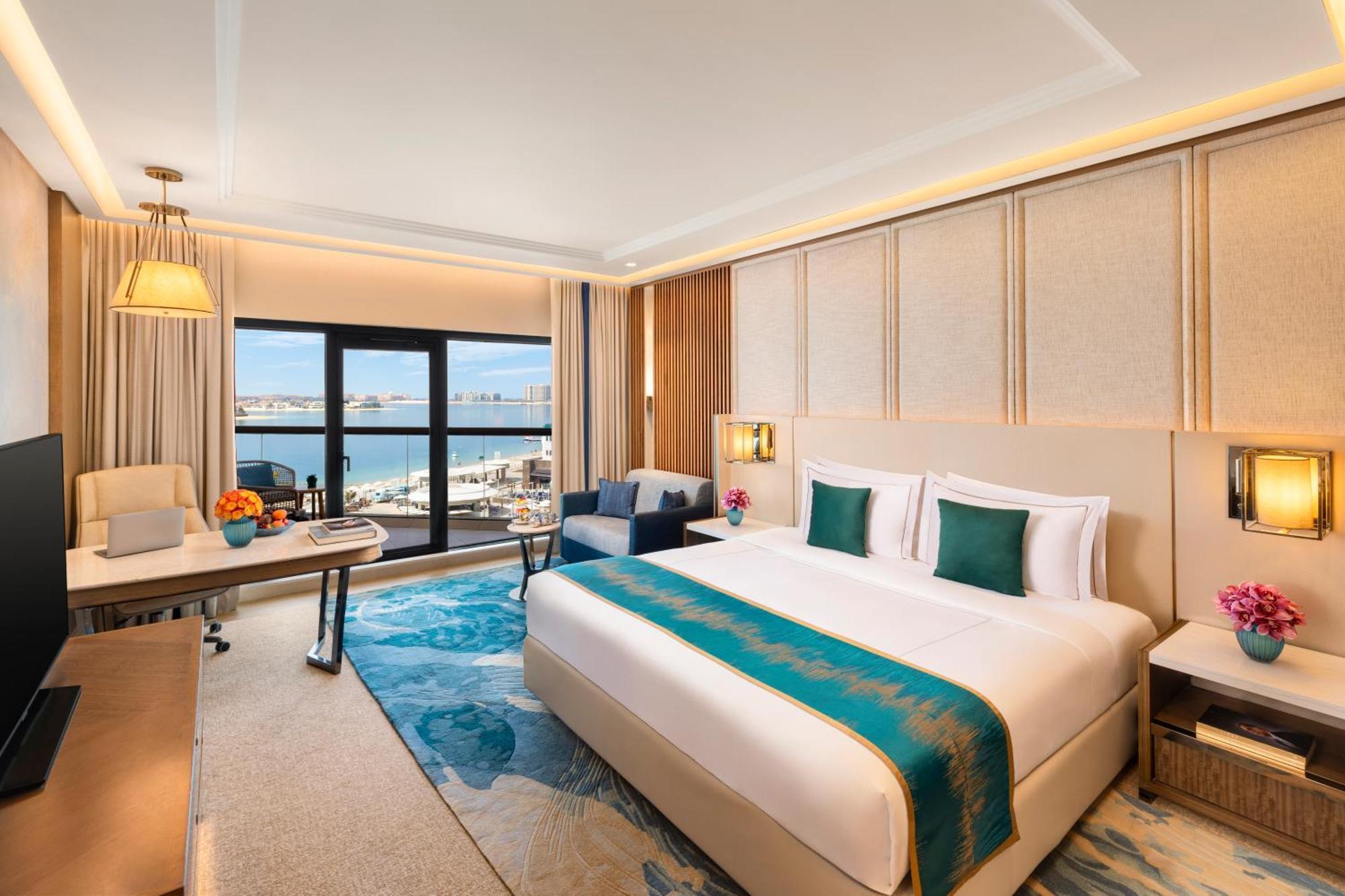 Luxury Palm Sea View Room King Bed