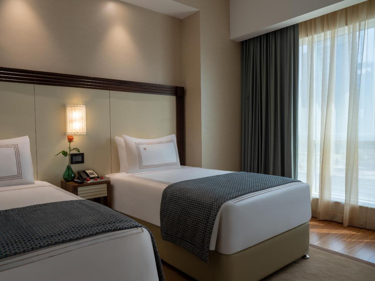 Deluxe Twin Room Marina View (Early check-in 11am & late check-out at 4pm + 35% discount on food & beverage, valid until 31 August 2026 only),825146150:JPEG