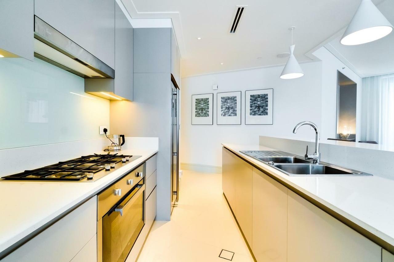 Three-Bedroom Apartment Burj Khalifa View