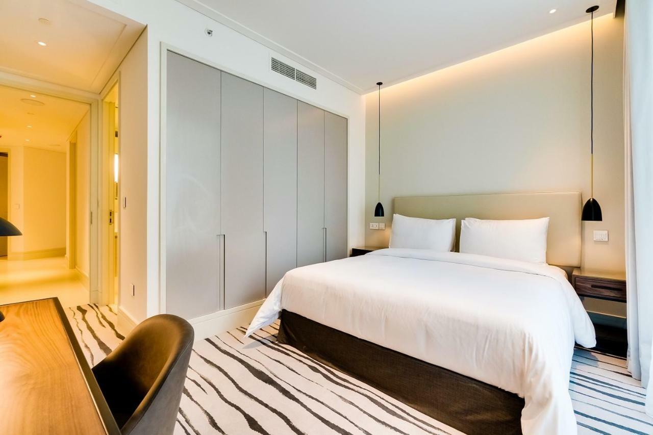 Three-Bedroom Apartment Partial Burj Khalifa View