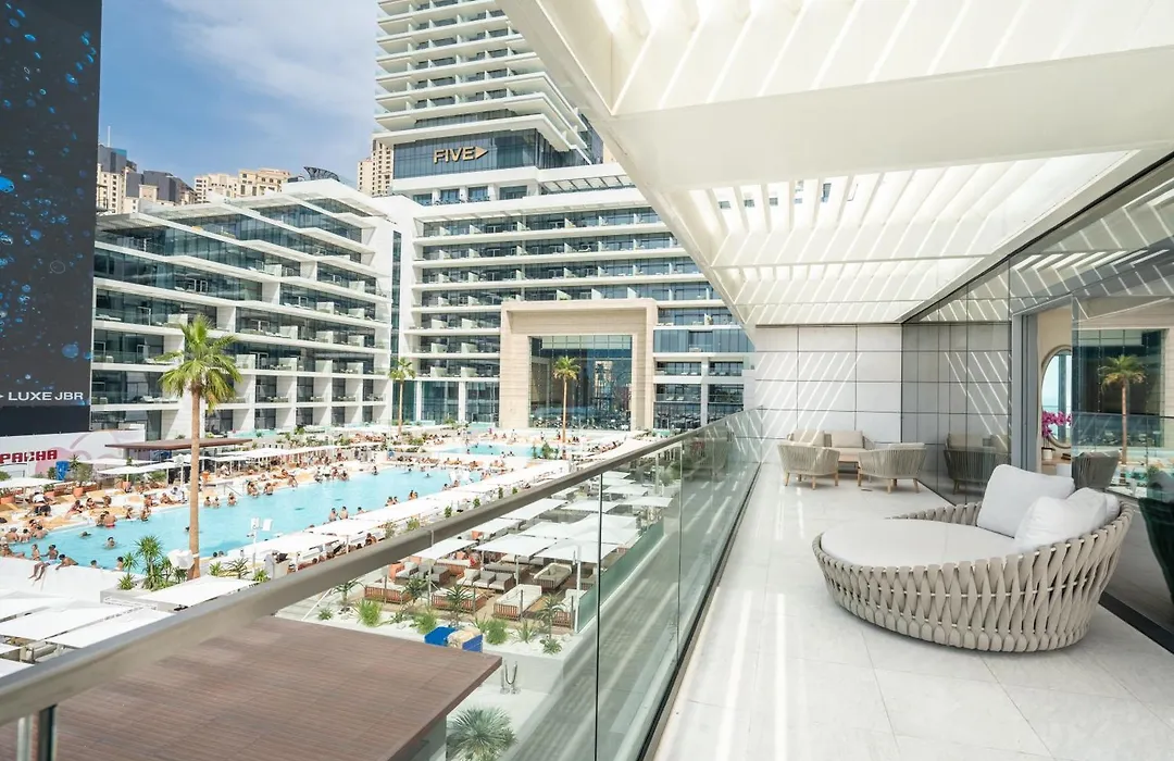 Five Luxe-1